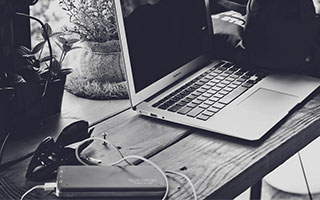 英超伯恩利高层承认曾想引进王钰栋，结果转会费太高，未能如愿